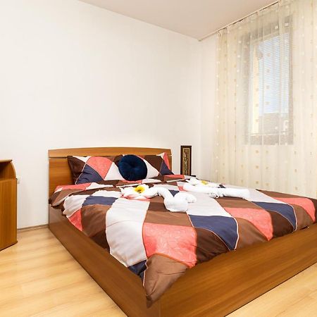 Lovely 1Bd Apartment Close To The Summer Theatre 플로브디프 외부 사진
