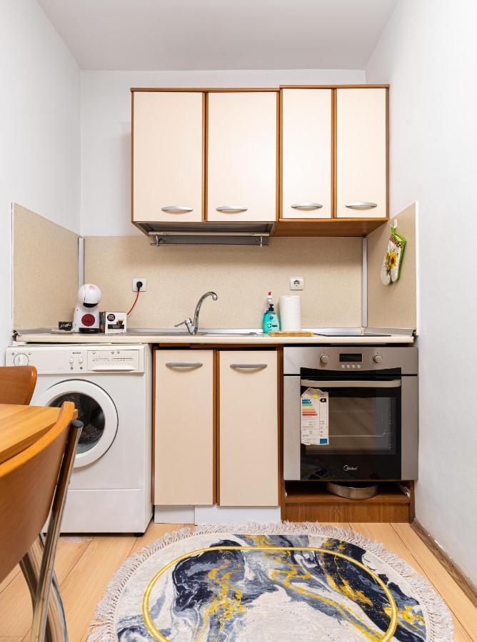 Lovely 1Bd Apartment Close To The Summer Theatre 플로브디프 외부 사진