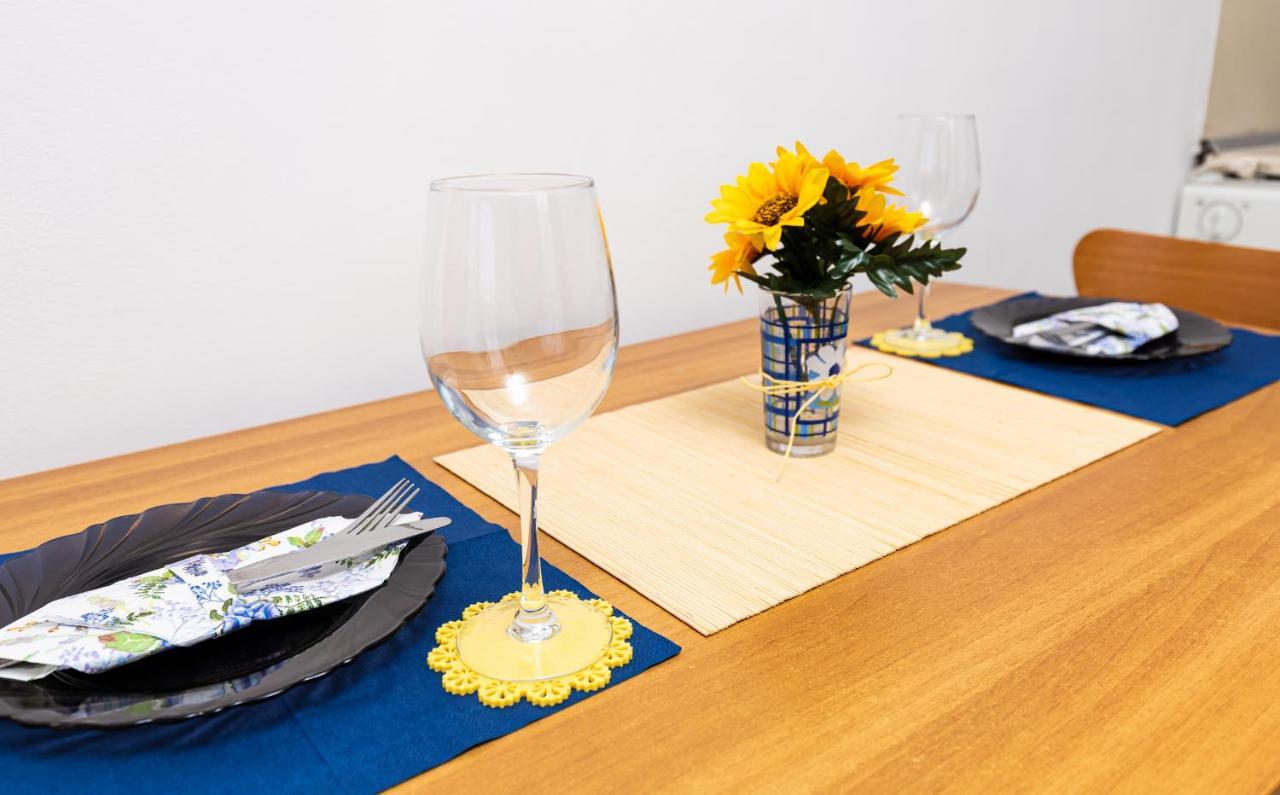 Lovely 1Bd Apartment Close To The Summer Theatre 플로브디프 외부 사진