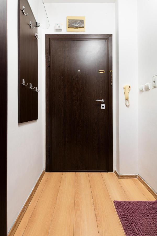 Lovely 1Bd Apartment Close To The Summer Theatre 플로브디프 외부 사진