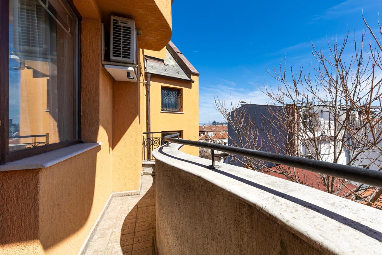Lovely 1Bd Apartment Close To The Summer Theatre 플로브디프 외부 사진